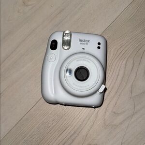 Instax Mini 11 Instant Camera